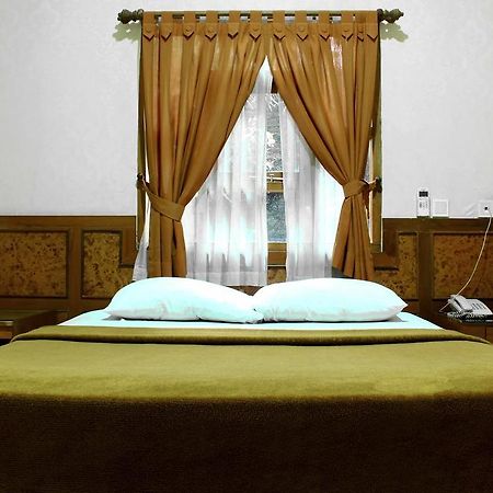Reddoorz @ Pelajar Pejuang 2 Hotel Bandung Bagian luar foto