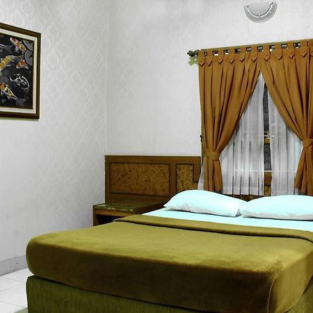 Reddoorz @ Pelajar Pejuang 2 Hotel Bandung Bagian luar foto