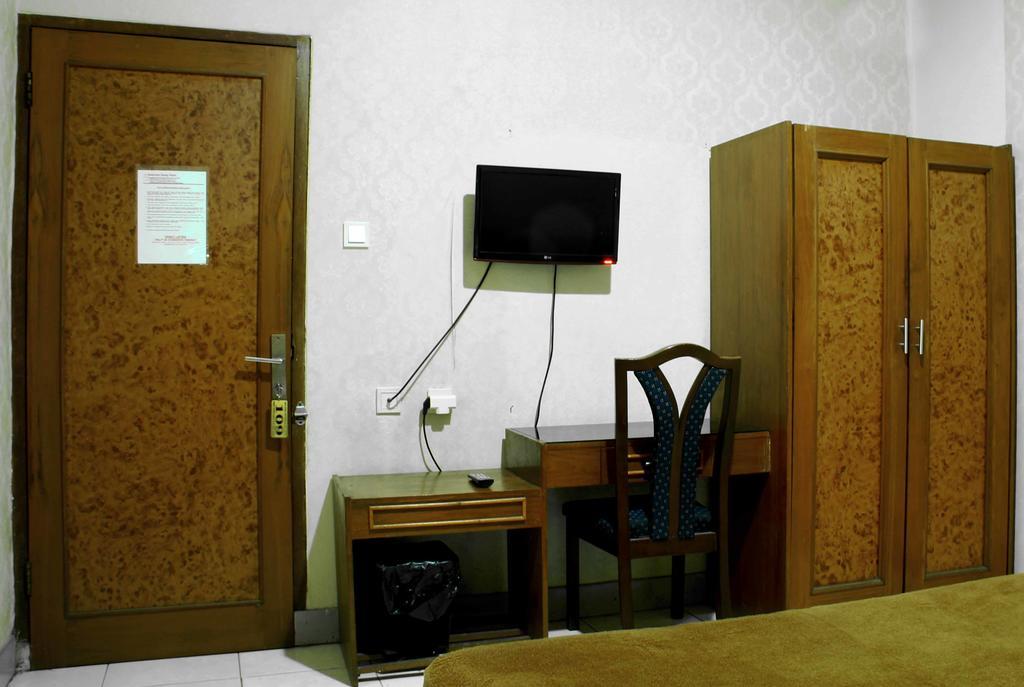 Reddoorz @ Pelajar Pejuang 2 Hotel Bandung Bagian luar foto