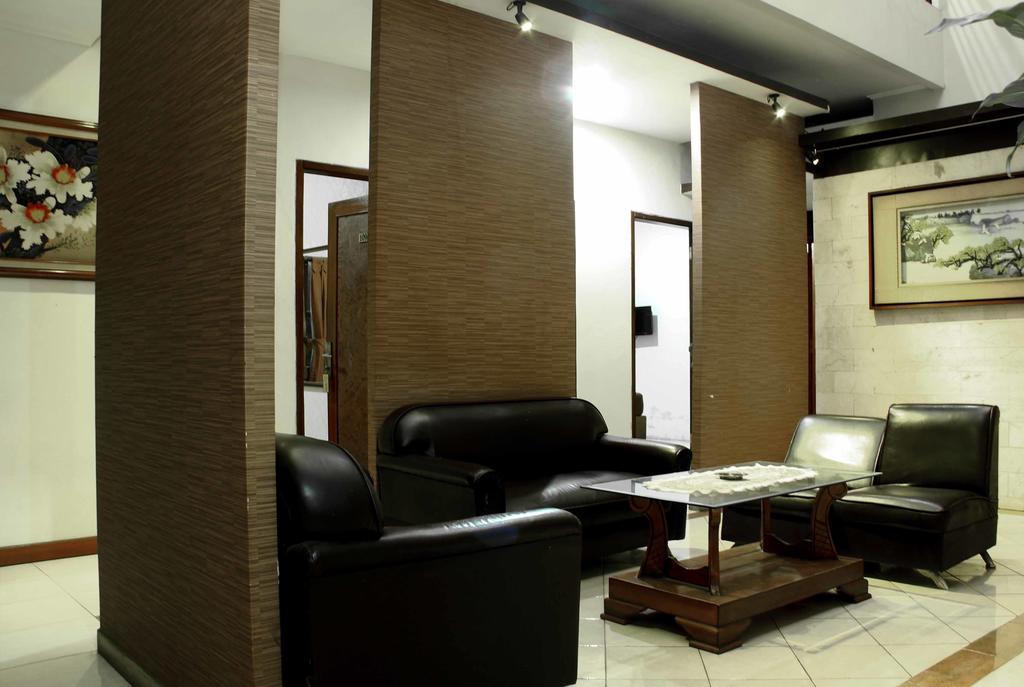 Reddoorz @ Pelajar Pejuang 2 Hotel Bandung Bagian luar foto